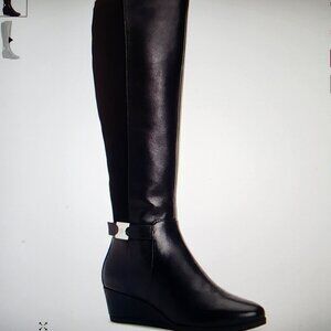 Giani Bernini "Catrinaa" Leather Black Boots. NIB. Size 6 Wide Calf.